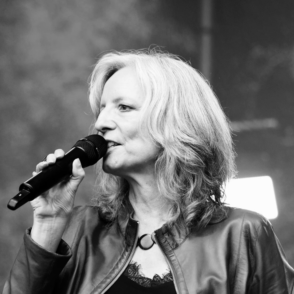 Sandra In (fast) allen Musikstilen zuhause, Hauptsache die Songs sind ausdrucksstark und vielseitig.